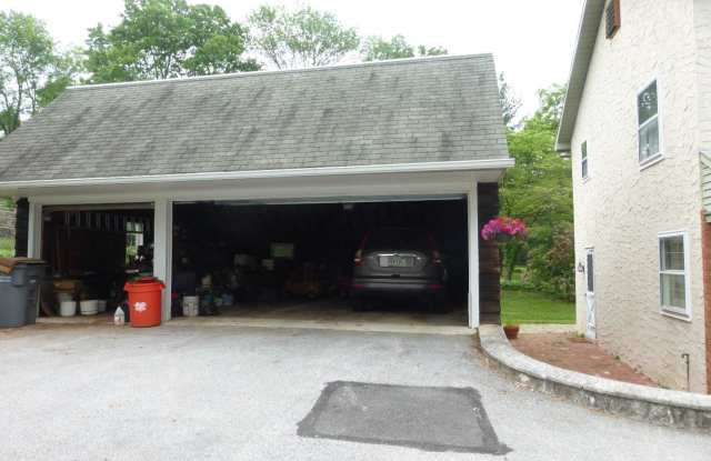424 PAWLINGS RD #B Gallery 2