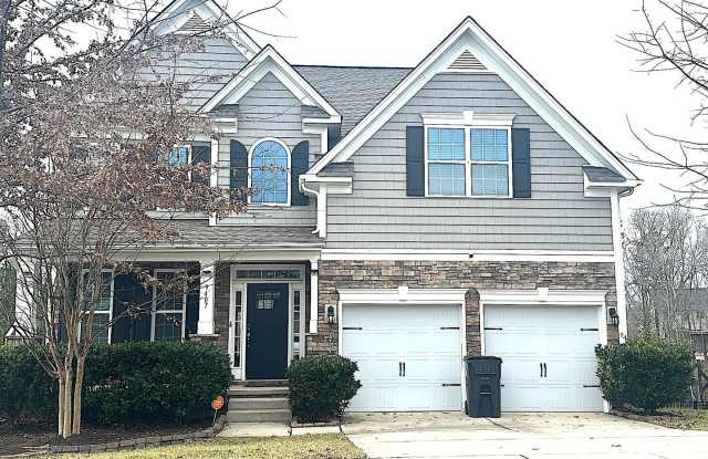 !!!!Spacious and Charming 5BR 3.5BA Home w/ Beautiful Kitchen • Fenced Yard in Charlotte - 9407 Inverness Bay Road, Charlotte, NC 28278