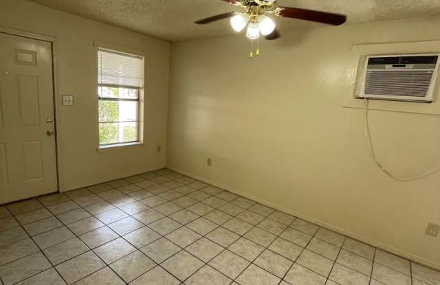 2336 Elm Park Drive, Baton Rouge, LA 70807; 2BR-1BA Gallery 4