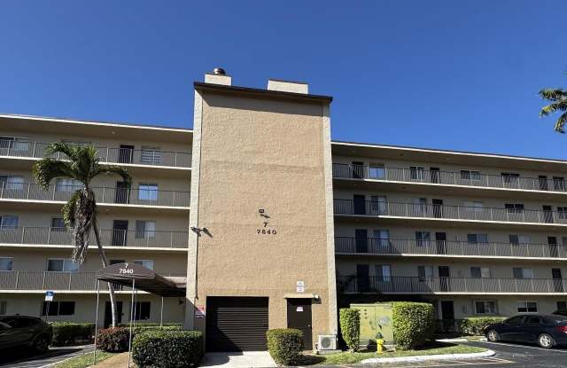 7840 NW 50th Street unit: 104 photos photos