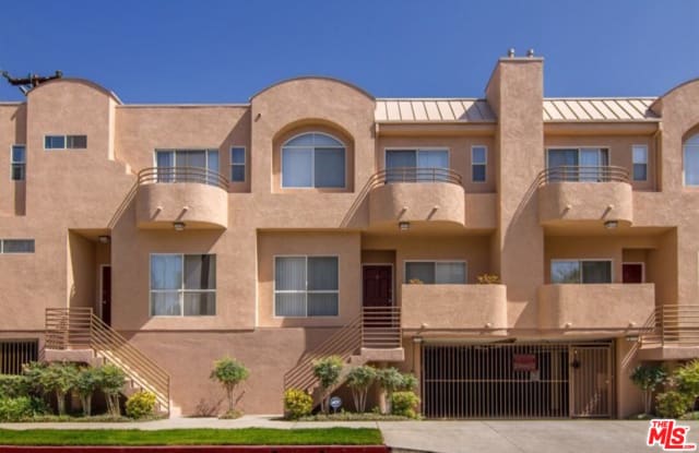 11524 MOORPARK ST - 11524 Moorpark Street, Los Angeles, CA 91602