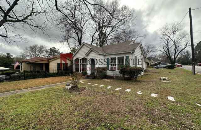 Charming 3 Bedroom Corner-Lot Cottage with Classic Character! Gallery 3