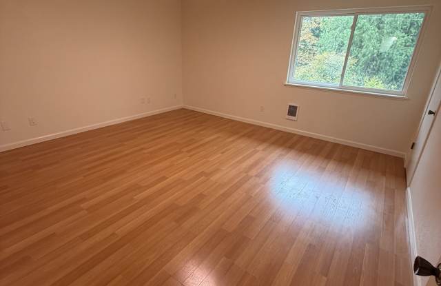 5803 Kitsap Way Gallery 2