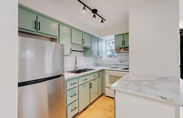 1355 Gaylord St #8 photos photos