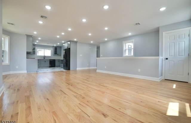 226 Park Ave 2nd Floor photos photos