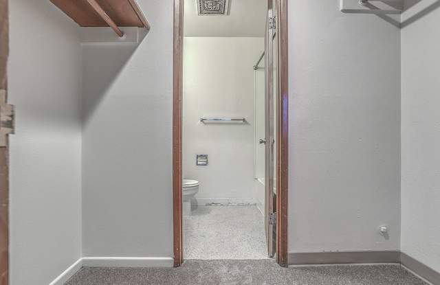 2200 E. Mill Plain Blvd., Units 1-10 photos photos