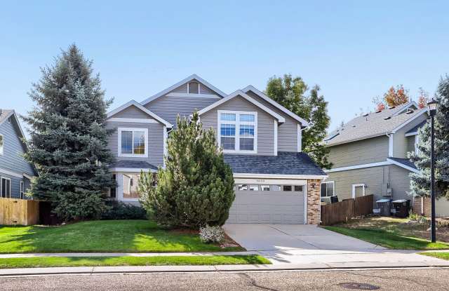 Beautiful 5-Bedroom Home with Updated Kitchen & Community Pool Gallery 1