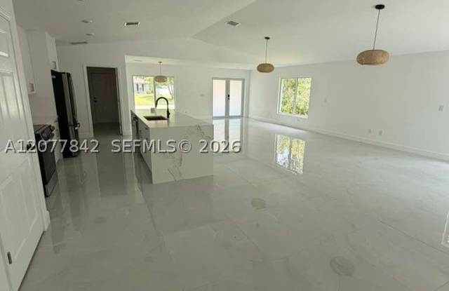 8636 100th Ct Gallery 4