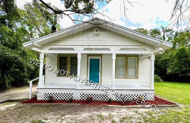 Beautiful 2 bedroom / 1 bathroom home now available for rent! - 4628 Shelby Avenue, Jacksonville, FL 32210