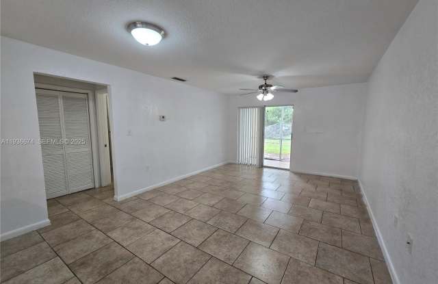 2280 SW 81st Ave photos photos