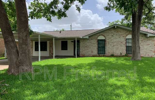 618 Overbluff St - 618 Overbluff Street, Channelview, TX 77530