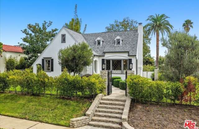 1136 S Burnside Ave - 1136 Burnside Avenue, Los Angeles, CA 90019