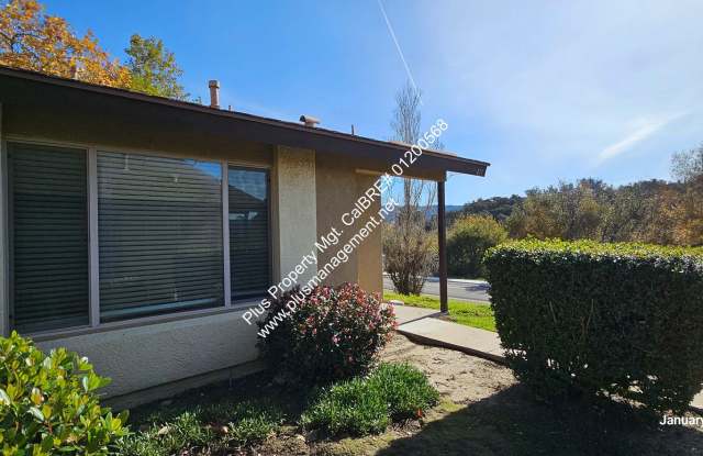 Orcutt Bluff's Single Story Condo with Detached One Car Garage Gallery 3
