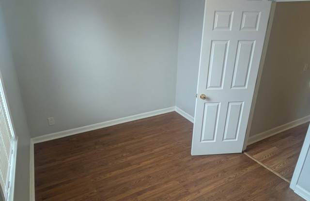 1181 South Humphrey Avenue - 1181 South Humphrey Avenue, Oak Park, IL 60304