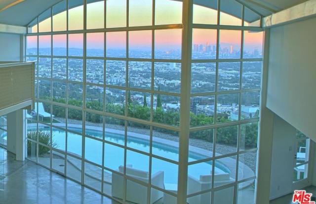 1641 WOODS Drive Gallery 3