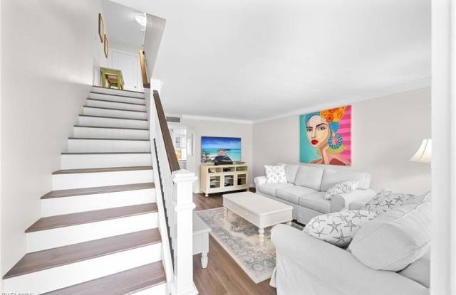 1222 Gordon Dr Gallery 4