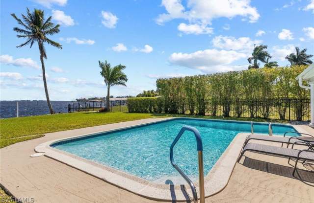 252 Bayshore Drive - 252 Bayshore Drive, Cape Coral, FL 33904
