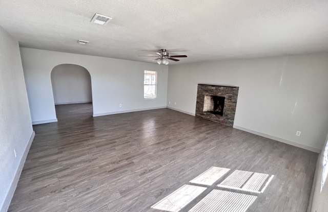 5001 Greenlee Dr photos photos