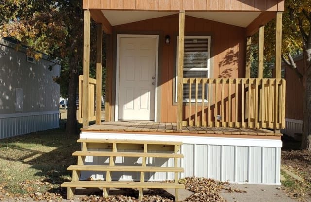 442 Millers Lane Space 3 - 442 North Miller Lane, Kansas City, KS 66109