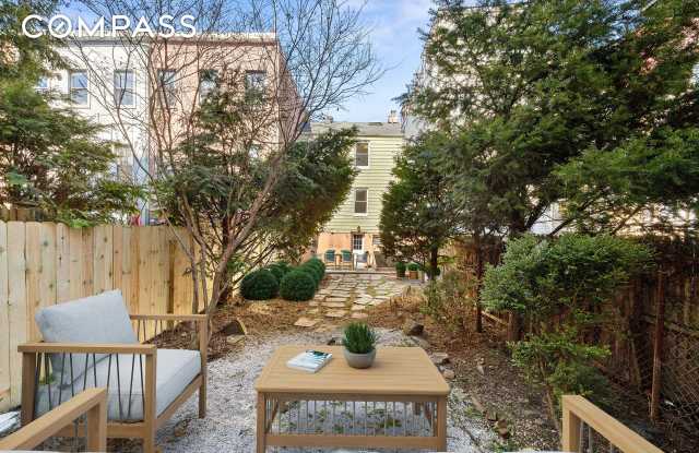 137 Bedford Avenue photos photos