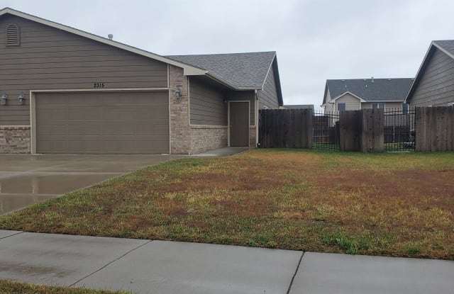 2315 E Quivira - 2315 East Quivira Street, Kechi, KS 67067