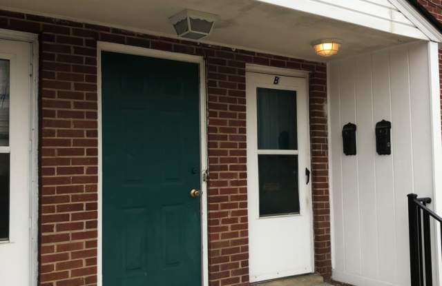 1905 Grayland Ave. Randolph Section, 2 Bedrooms Walk to Carytown and the Fan. 2 bedrooms,washer/dryer,water/trash included, photos photos