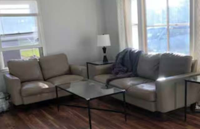 3002 S Summit Ave - 3002 South Summit Avenue, Sioux Falls, SD 57105
