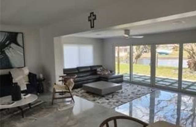 1745 Bikini Court Gallery 4