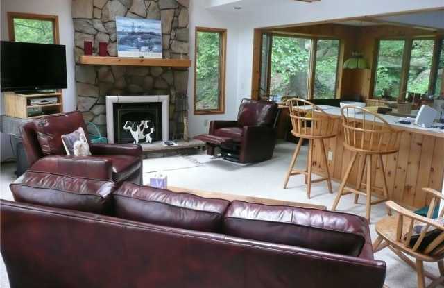 7 Laurel Drive North Gallery 4