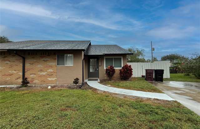 4999 DOVER CIR Gallery 2