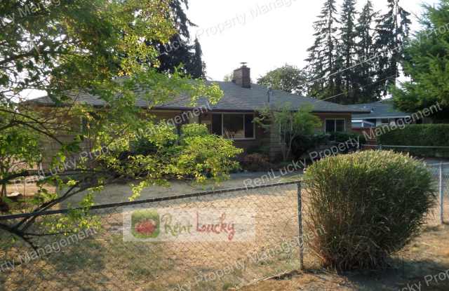 BEAUTIFUL! Unique & Freshly Updated 3-Bedroom Rambler in Great Des Moines Location!! photos photos