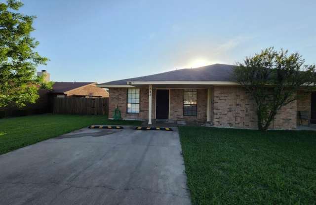 542 Bluebird Lane - 542 Bluebird Ln, Red Oak, TX 75154