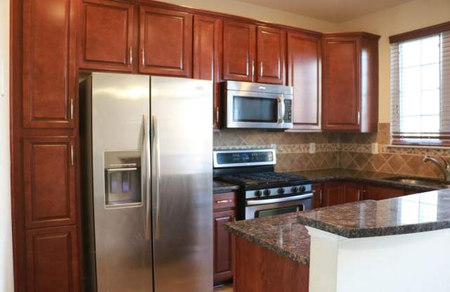 COMING SOON - End Unit Luxury  3Bed + 2 full/2 Half TH! Two Car Garage parking Gallery 3