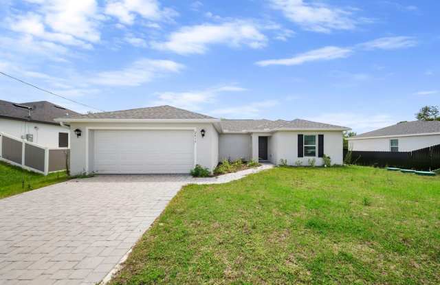 New Construction home 4 bedroom 2 bath in Lehigh Acres photos photos