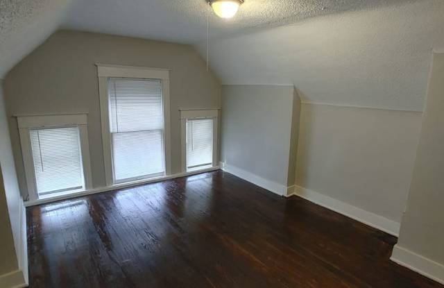4025 Prospect Ave Gallery 2