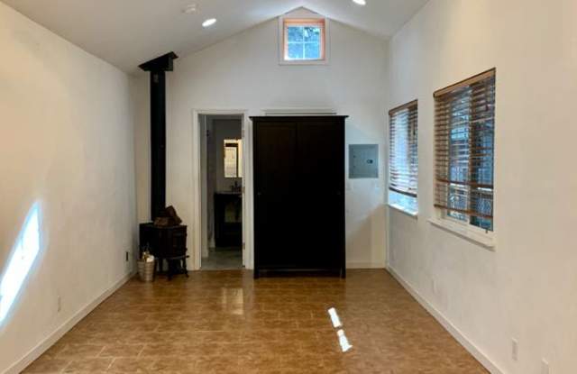 435 Hubbard Gulch Rd Gallery 4