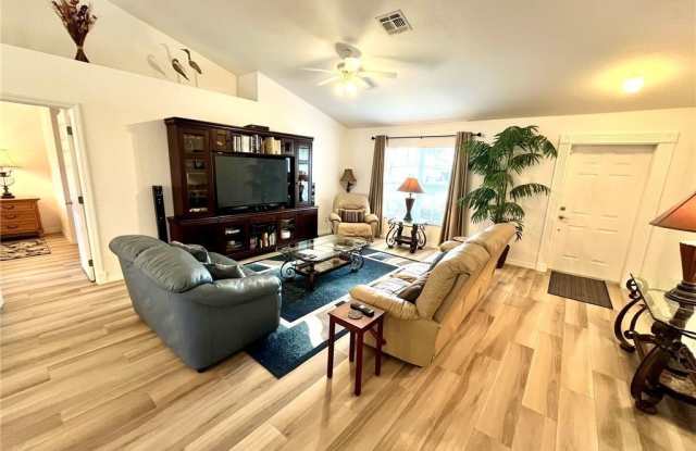 818 SW 8th Place Gallery 4