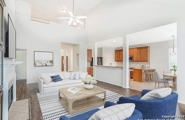 526 PARKMONT CT Gallery 3