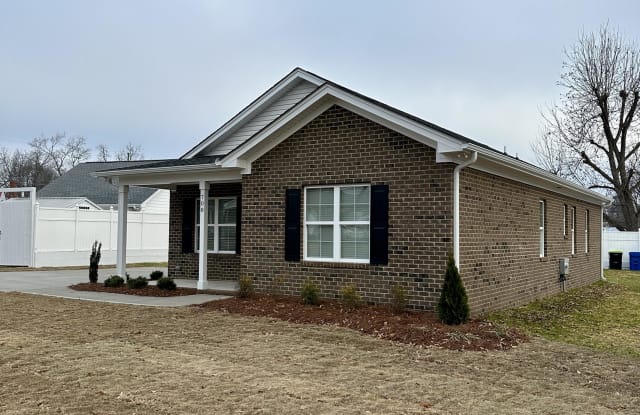 708 West Parrish Drive - 708 West Parrish Drive, Benson, NC 27504