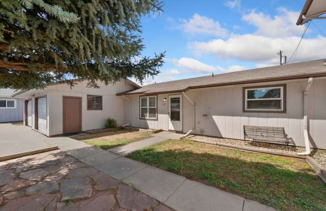 Cozy 2 bedroom in quiet cul-de-sac photos photos