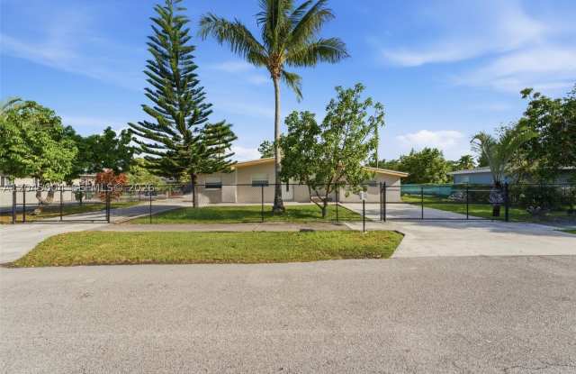 14310 SW 271st Ter Gallery 4