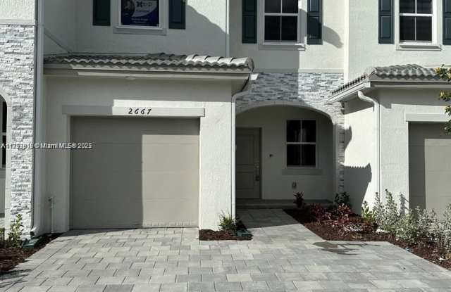 2667 SE 10th St photos photos