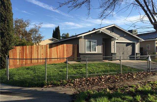 Cute home with fenced yard and driveway. Available now!!! photos photos