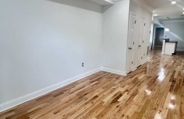 2922 East Monument Street Gallery 3