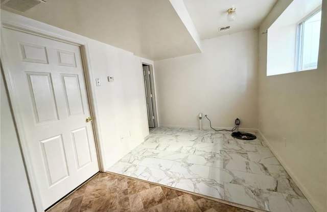 65 Riverside Lane Gallery 3