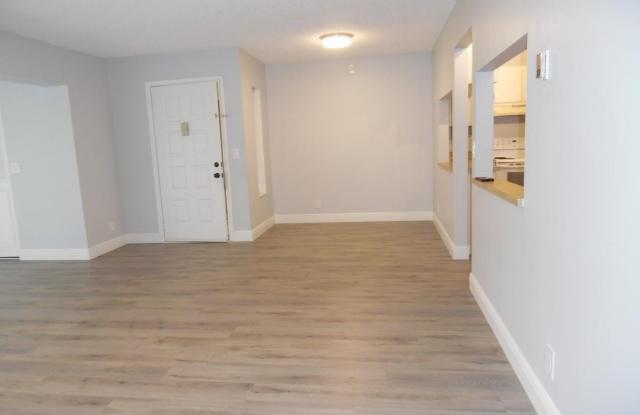 502 Shady Pine Way Gallery 3