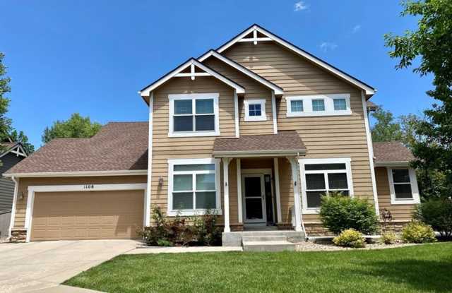 Amazing Three Bedroom Home With Office Space photos photos