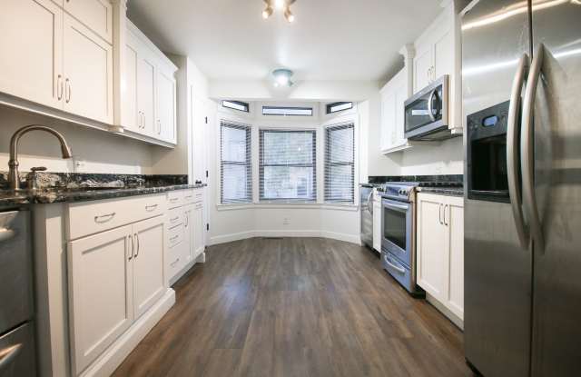 2 Bedroom, 2.5 Bath Walking Distance From the Riverside Trails and Downtown! photos photos