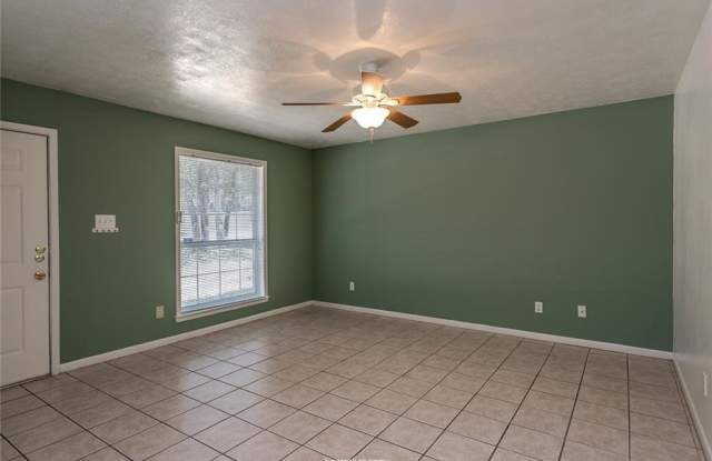 1203 Webhollow Circle Gallery 3