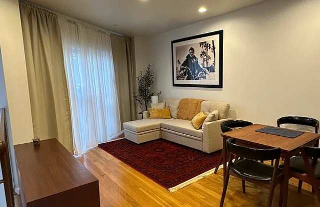 372 12th St photos photos